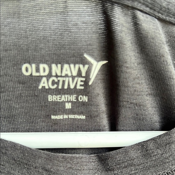 3 Sleeveless Women's Active Wear Tops Size Medium - Picture 5 of 5